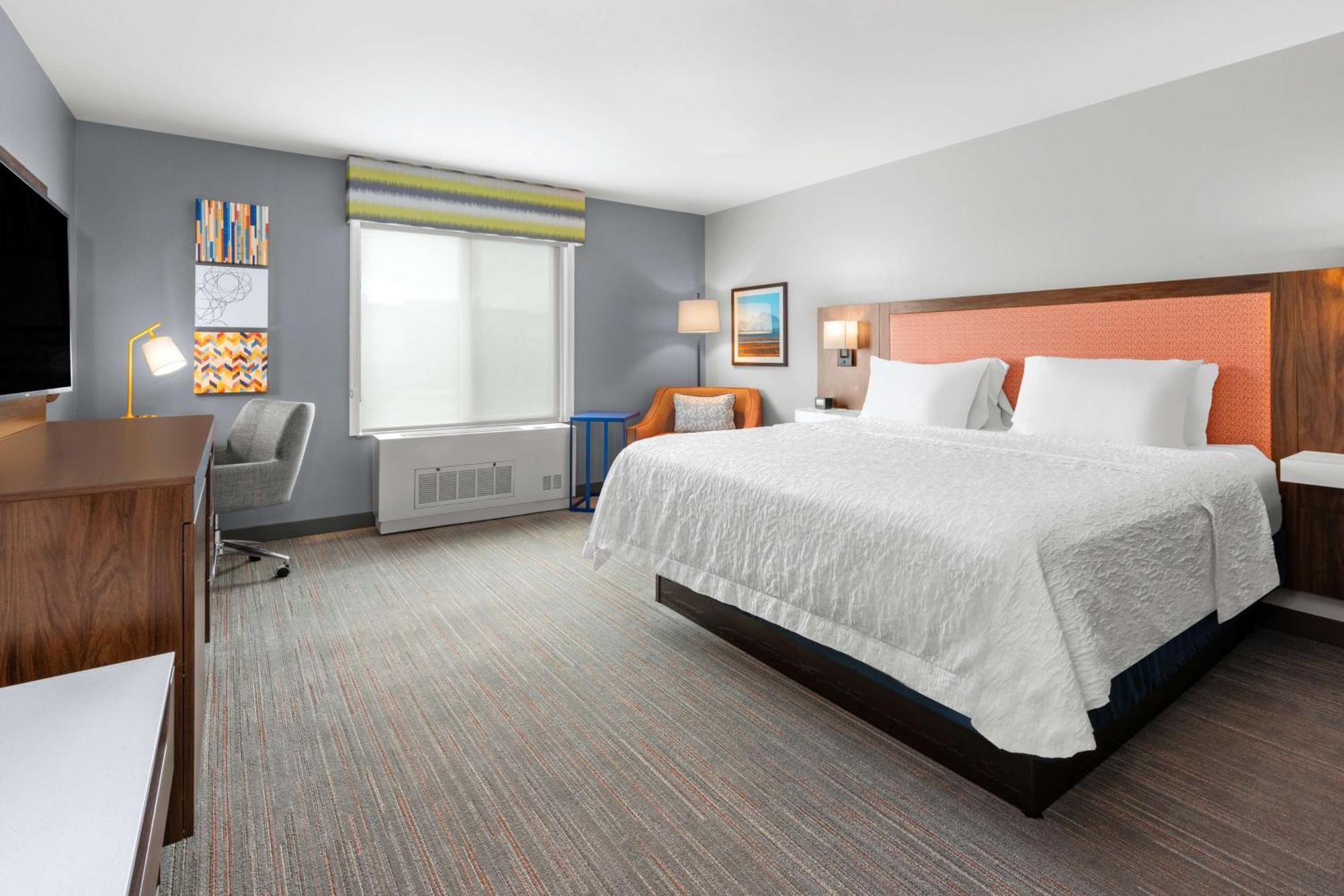 Hampton Inn & Suites Фэрбанкс Экстерьер фото