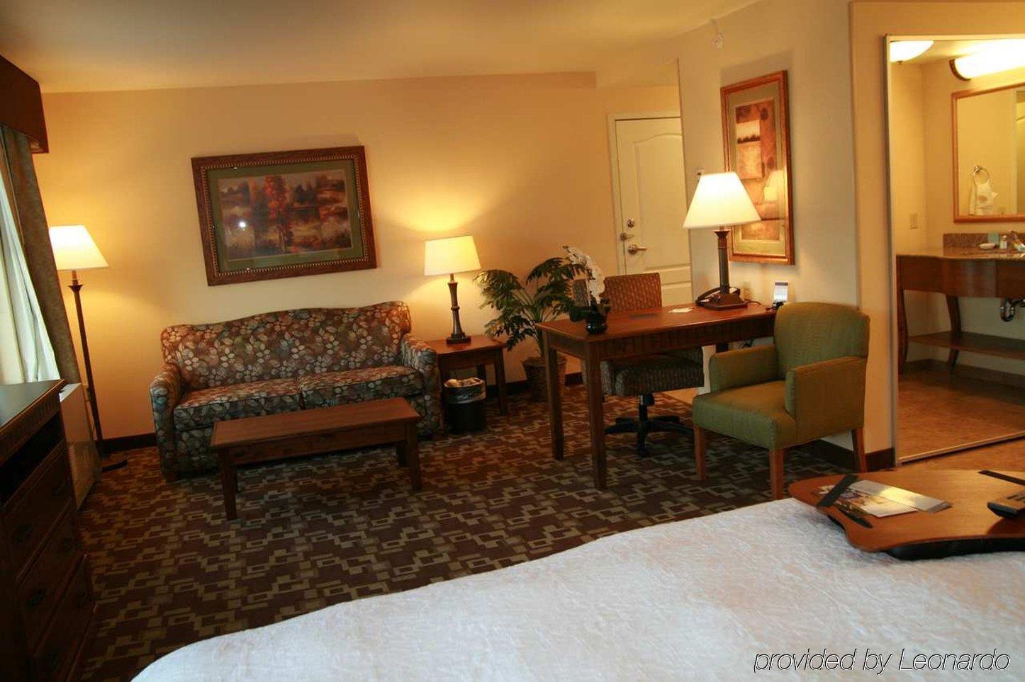 Hampton Inn & Suites Фэрбанкс Номер фото